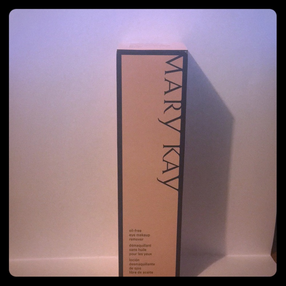 Mary Kay Oil Free Eye Makeover Remover